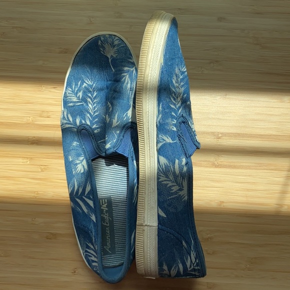 Palm Tree Sneakers - Picture 2 of 4